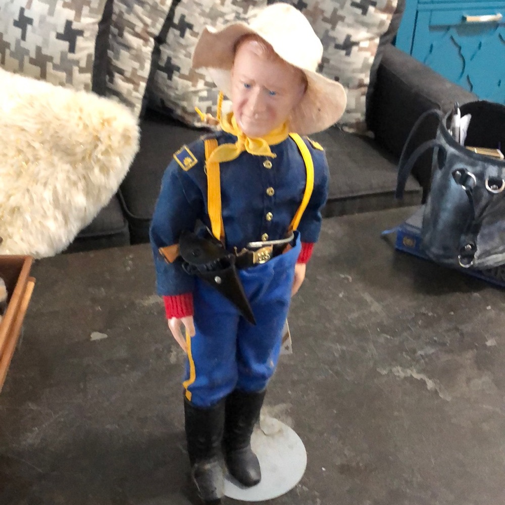 John Wayne Collectable I’m excellent condition.